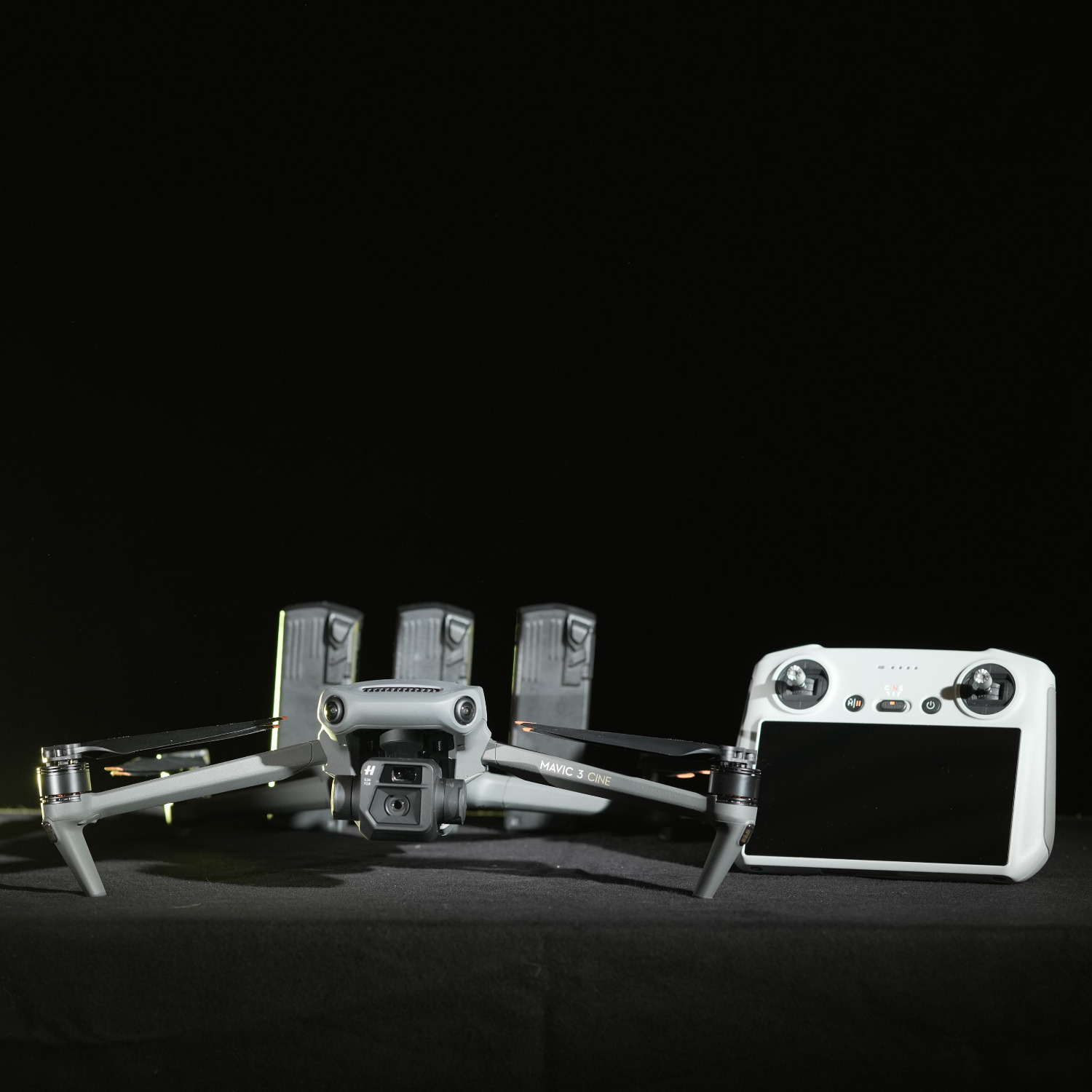 DJI Mavic 3 Cine / Classic Drohne