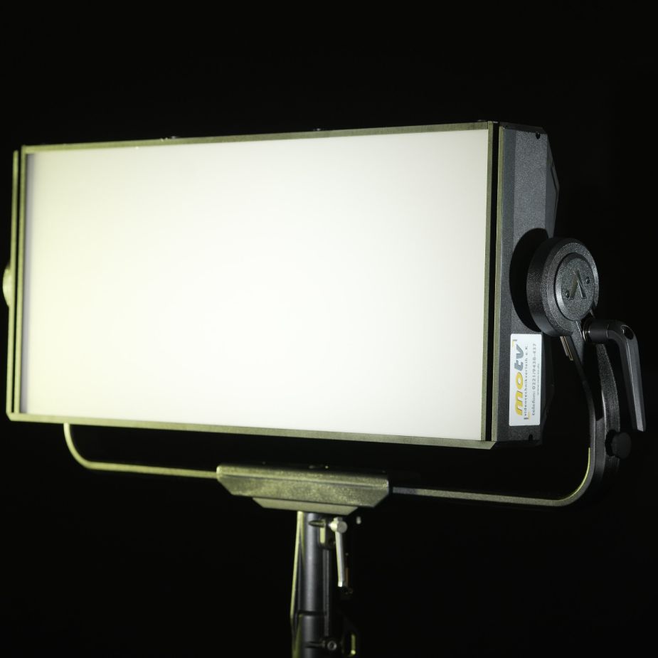 APUTURE NOVA P600 C