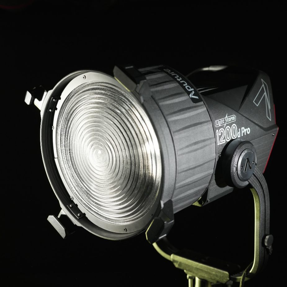 APUTURE F10 Fresnel