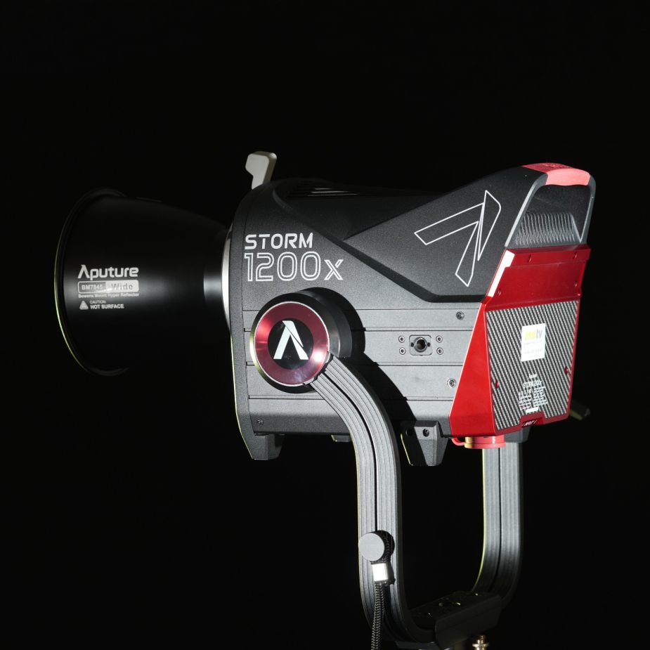APUTURE STORM 1200X